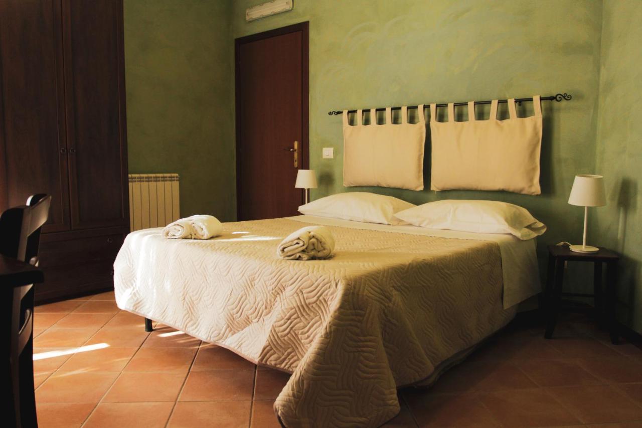 Bed and Breakfast Il Casale Di Gardenia à Cesano Extérieur photo